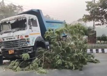 ରାଜଧାନୀରେ ସିରିଜ ଦୁର୍ଘଟଣା, ଅଟୋ-କାର-ହାଇୱା ପିଟାପିଟି