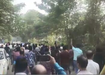 ଗାଡି ସାଇଡମରାକୁ ନେଇ ଏୟାରପୋର୍ଟ ଥାନାରେ ଉତ୍ତେଜନା