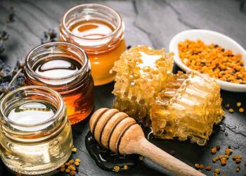 ଶୀତ ଦିନେ ଏକ ଚାମଚ ମହୁ , ପେଟ ପାଇଁ ଲାଭ ଦାୟକ