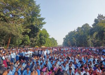 ଦ୍ୱିତୀୟ ଦିନରେ ଶିକ୍ଷକଙ୍କ ଆନେ୍ଦାଳନ, ଦୀପ ଜାଳି ପ୍ରତିବାଦ