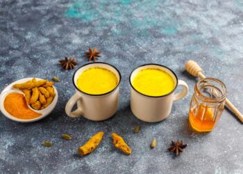 In this winter drink haldi water : ଶୀତ ଦିନରେ ହଳଦୀ ପାଣି , ଅନେକ ରୋଗରୁ ଦେବ ମୁକ୍ତି