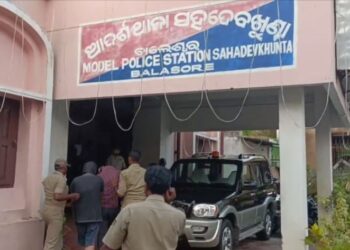 Attack on police : ପୋଲିସକୁ ଆକ୍ରମଣ : ୩୦ ଅଟକ