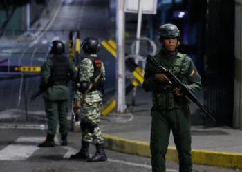 Gunfire erupts near Venezuela presidential palace : ଭେନେଜୁଏଲା ରାଷ୍ଟ୍ରପତି ଭବନ ନିକଟରେ ଆଖିବୁଜା ଗୁଳିମାଡ